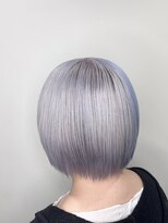 アン(Hair make un)&nbsp;ペールブルー/ホワイトシルバー/ツートンカラー/デザインカラー