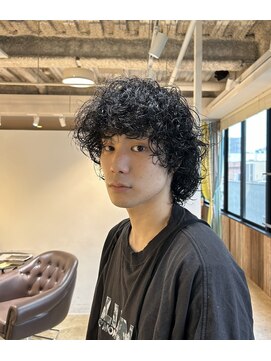 ビハインドザカーテン(BEHIND THE CURTAIN) 【外国人風癖毛パーマ】マッシュベース