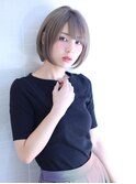 フレンチボブグレージュ耳掛けマニッシュショート
