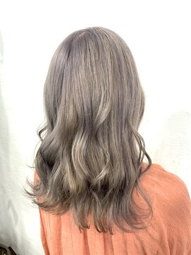 クラン ヘアーアンドスタジオ(CLAN hair & studio) シルバーベージュ