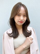 アフロート ルヴア(AFLOAT RUVUA)&nbsp;るなstyle センター分けくびれヘア 韓国風 20代30代40代 新宿