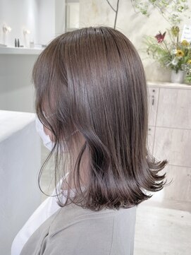 ネオリーブウリ 二子玉川店(Neolive uri) 大人ガーリーダークアッシュ似合わせカットミディアムレイヤー