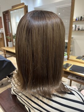 アマレット(Amaretto) 【ミルクティー×外はねボブ】