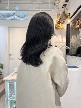 ロカ 表参道(loka) 黒髪/似合わせカット[表参道/ブリーチ/ハイライト]Mai