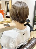 オン眉ショート　ナチュラルレイヤー　シフォンベージュ　浦和