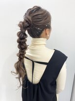 ビサイドヘア(beside hair) あみおろしポニー