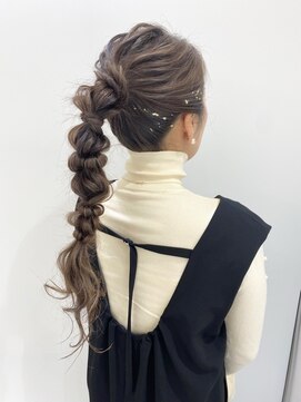 ビサイドヘア(beside hair) あみおろしポニー