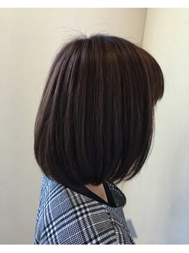 ミー(Me) 前上がりボブ