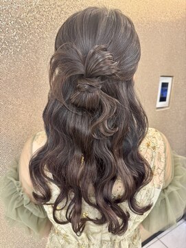 カチモリハーフアップ