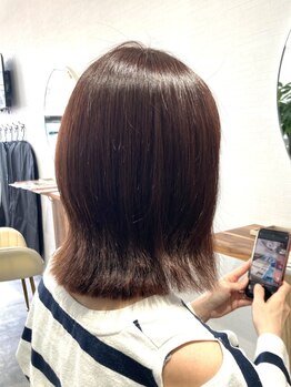 エヌ(N)の写真/ただ白髪を染めるのではなく個性を活かしたワンランク上のスタイルに☆綺麗が長続きするトリートメントも！