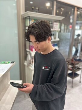 ヘアーワークス ボナ ウニクス店(HAIR WORKS bona) 色気あふれる◎センターパート×毛流れパーマ/メンズパーマ