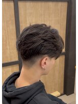 エッジ(EDGE)&nbsp;大分メンズ刈り上げアップバングフェザーショートパーマスタイル