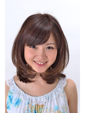 サロン ド ハル salon de HARU スイート・セミラウンドボブ