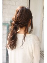エストレーラ(estrela)&nbsp;『estrela』サイドローポニーテール