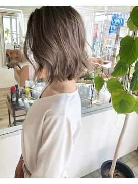 クレッセント ベイ(Crescent Bay) グラデーションカラー/ナチュラルボブ/マーメイドアッシュ