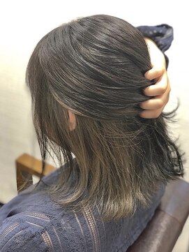 アトリエナガノ(atelier nagano) ニュアンスカラー/センターパート/ツヤ髪スタイル/ブルージュ