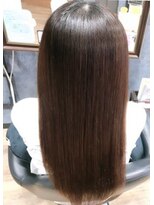 マルヘアデザイン 栄養分たっぷりツヤツヤストレートに