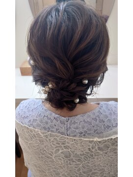 ビスポーク(BESPOKE) 20代30代40代◎結婚式アッシュカラーこなれ大人まとめ髪シニヨン