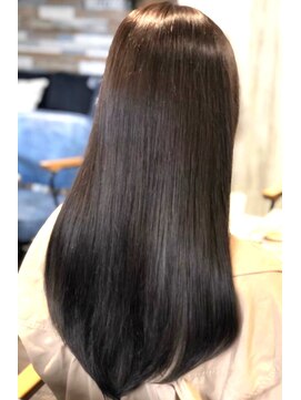 ココバイファニック(Coc. by funic) 髪質改善×サラツヤ【関内】