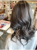 コントラストのあるハイライトカラー