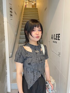 アイリー 名古屋(A/LEE) 顔周りウルフ／インナーカラー