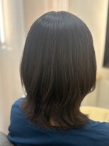 クロバーズヘア(Clover's hair) ミディアム  自然に外はねウルフ