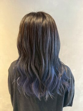 エスケープ トゥ ボナ(ESCAPE to bona.) 暗髪に遊び心をプラス◎ブルーグラデーション/Wカラー