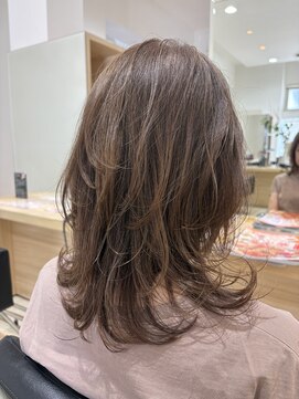 サラ 新宮店(SARA) 【新宮古賀】大人レイヤースタイル×白髪ボカシカラー 50代