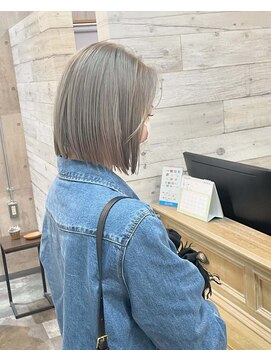 エント(ent) ハイトーングレージュ×ボブ