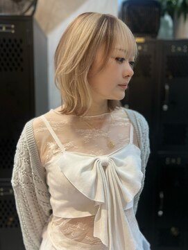 ヴァイス 渋谷店(VAICE) ベージュカラーでセクションデザイン