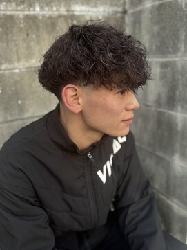 クロム(CHROM) 【大人お洒落さん必見！】暗髪×スペインカール