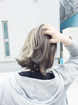 ヘアークラフトアルテサーノ(Hair craft Artesano) 動き×透明感♪外国人風カラー