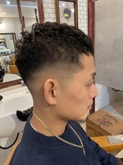 アイロンパーマ　barberスタイル