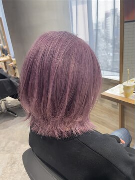 リーオオサカ(Lee Osaka) 【カット＋ブリーチ】ウルフ×パープルピンク/新出奈津樹