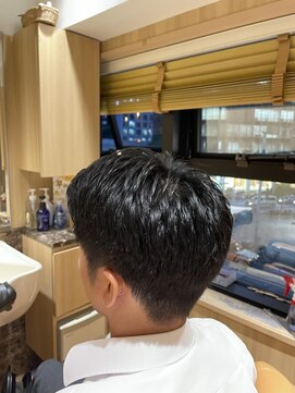 ヘアーモードキクチ 日本橋三越前店 オフィスカジュアル