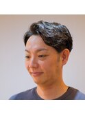働く男の毛流れヘア コームオーバーヘア/リバースパーマ