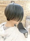 ショートボブ×小顔カット×ブルージュカラー