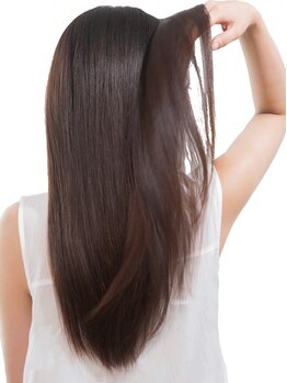 ポッシュアップ(POSH UP)の写真/ダメージを最小限に抑えて自然にまとまる理想のストレートヘアへ◎毛先まで潤う艶やかな美髪へ！