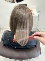 ジービージー前橋ミュグ(GBG前橋mugu)&nbsp;くびれショートボブ40代50代グレイカラー白髪染め白髪ぼかし