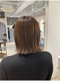 切りっぱなし外ハネボブ明るめグレーベージュ