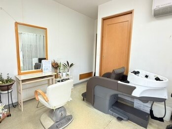 フォルツァの写真/【シャンプー台をリニューアル◎】席数1席のプラベート空間。1人のスタイリストが最後まで仕上げ。