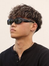 バズフロー バイ ディーアンドティー(BUZZ FLOW by D&T) バロックパーマ/フェードスタイル/ベリーショート