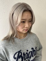 サラビューティーサイト 九大学研都市店(SARA Beauty Sight)&nbsp;ホワイトシルバー【10代／20代】