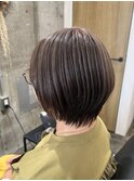 ハンサムショートレイヤーカットミルクティーベージュハイトーン