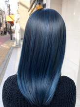 ワワ ヘアサロン 高円寺店(WAWA HAIR SALON)&nbsp;ネイビーブルーで魅せる透明感カラー