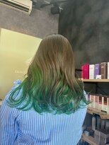 ノーヴァ バイ ボナ 前橋店(nova by bona) 艶のあるグラデーションカラー/グリーンブルー