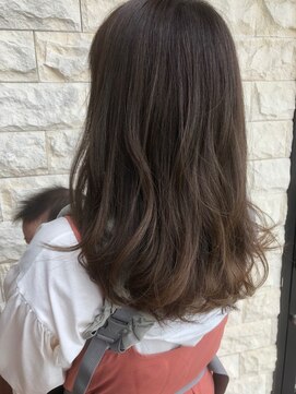 ブランシェ神領店 赤味を感じさせない☆透け感カーキ☆《高橋》