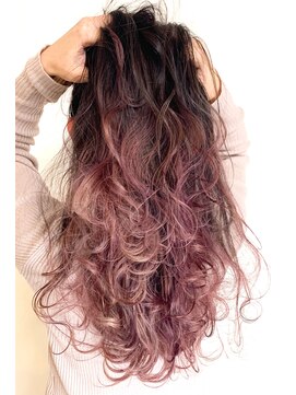 ラヴィエール(LAVIERE by R-EVOLUT) 外国人風バレイヤージュ×ピンクアッシュ　店長　柿本