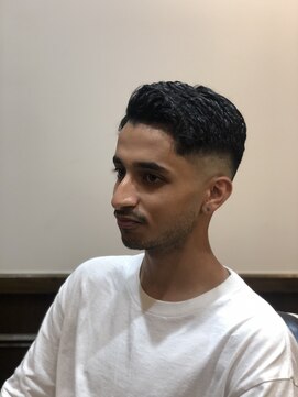プレミアムバーバー 目黒店(PREMIUM BARBER produce by HIRO GINZA) サイドパートミドルフェード