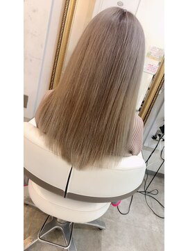 トゥエンティーフォー 泉大津店(24) ミルクティーベージュカラー